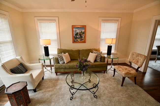 Building Photo - 408 W Park Ave