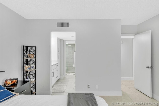 Building Photo - 2228 White Pine Cir