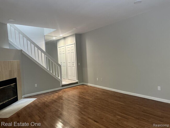 Building Photo - 7219 Danbrooke Ct
