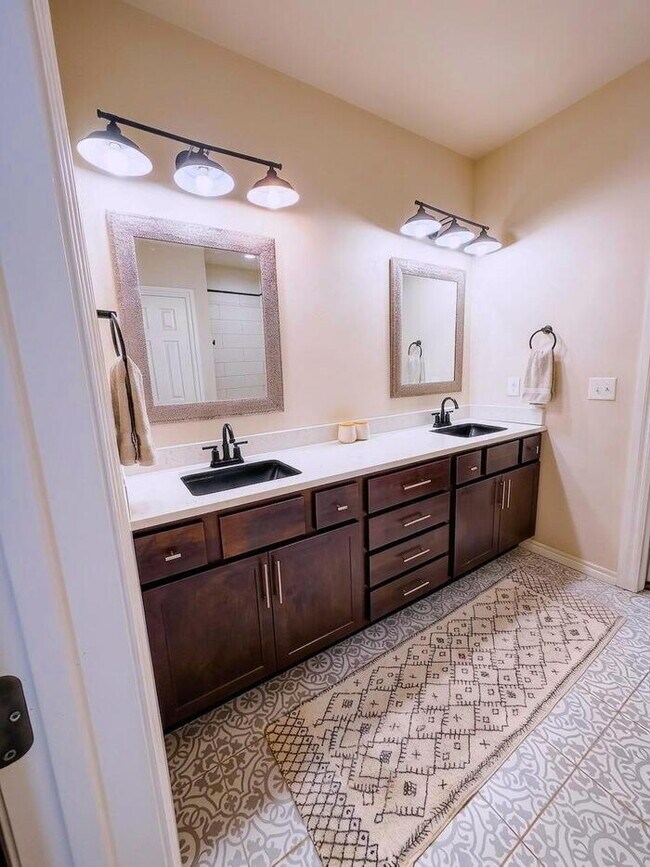 Building Photo - 3 Bed 2 Bath in NW OKC