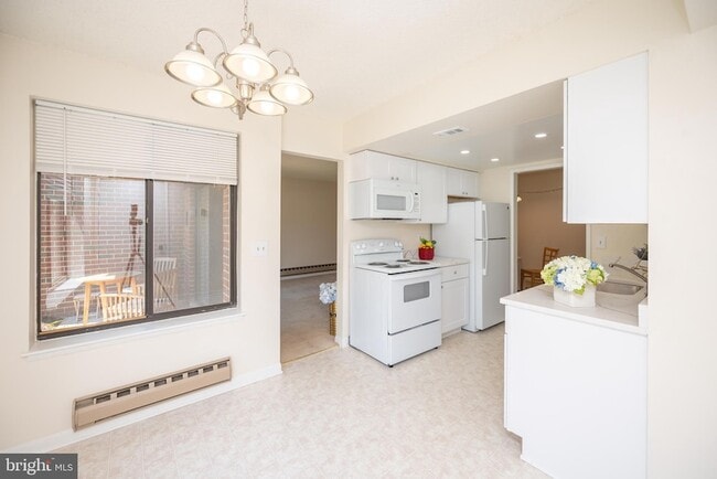 Building Photo - 15310 Beaverbrook Ct