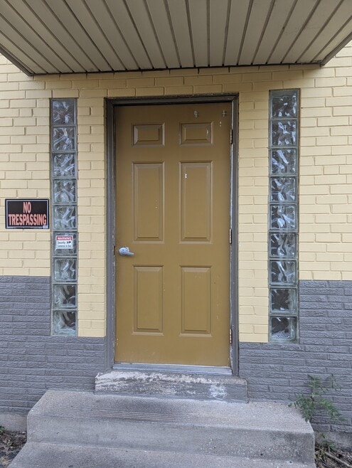 Building Photo - 17 Orchard Ave