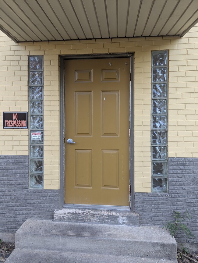 Building Photo - 17 Orchard Ave