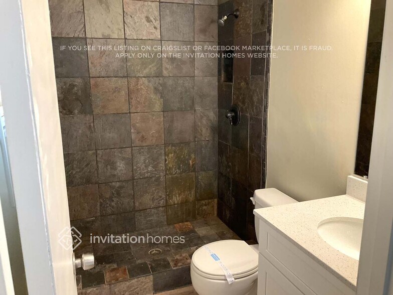 Building Photo - 4635 Robert St