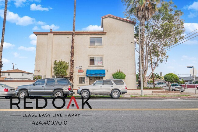 Building Photo - 706 McDonald Ave