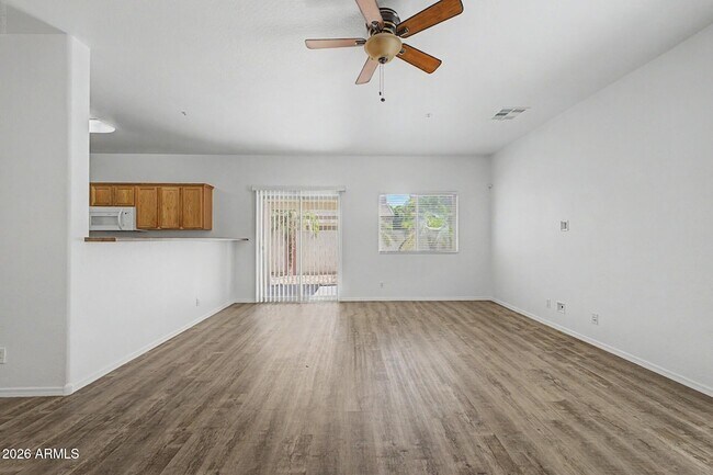 Building Photo - 8777 W Dahlia Dr