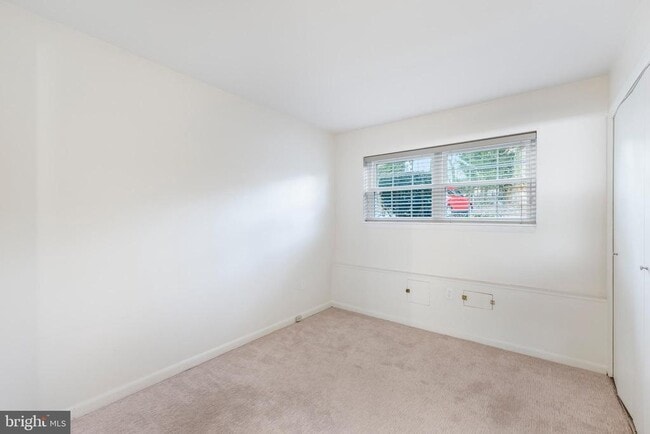 Building Photo - 428 Montemar Ave