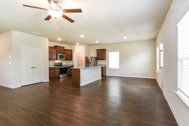 Building Photo - 132 Innis Brk Cir