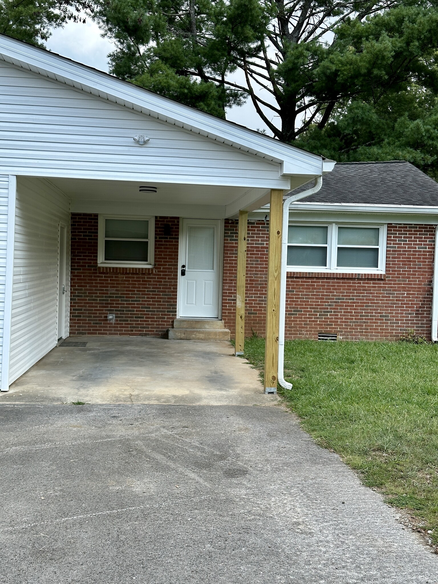 Building Photo - 1106 Toddington Dr