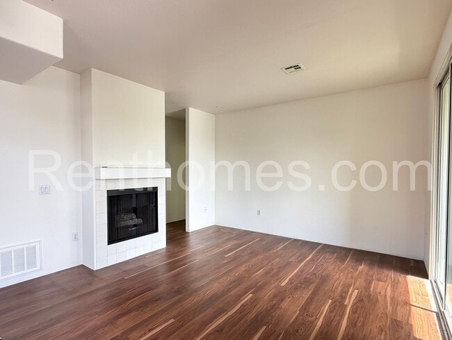 Building Photo - 8676 New Salem St