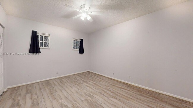 Building Photo - 4850 SW 63rd Terrace