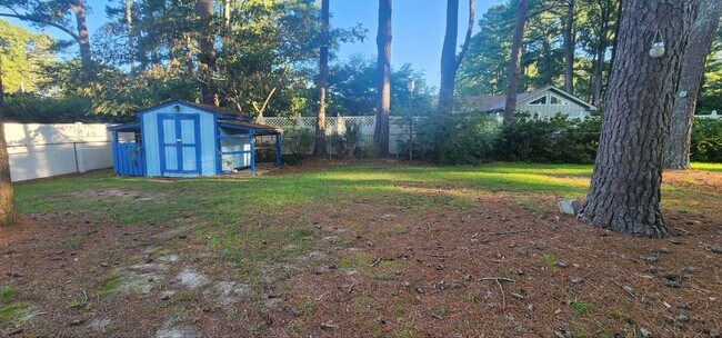 Building Photo - 237 Forest Ln