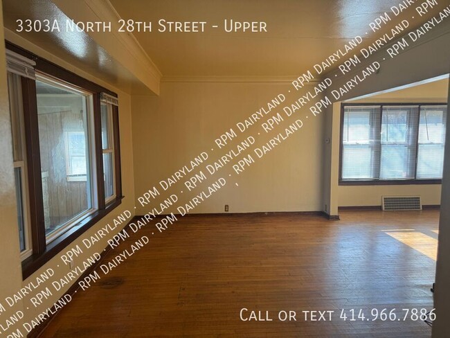 Building Photo - Charming 3-Bedroom, 1-Bathroom Upper Unit ...