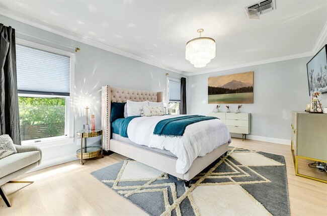 Building Photo - 3321 Windsor Rd