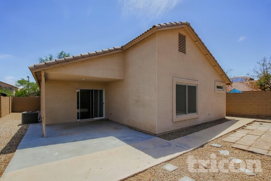 Building Photo - 15072 W Buchanan St