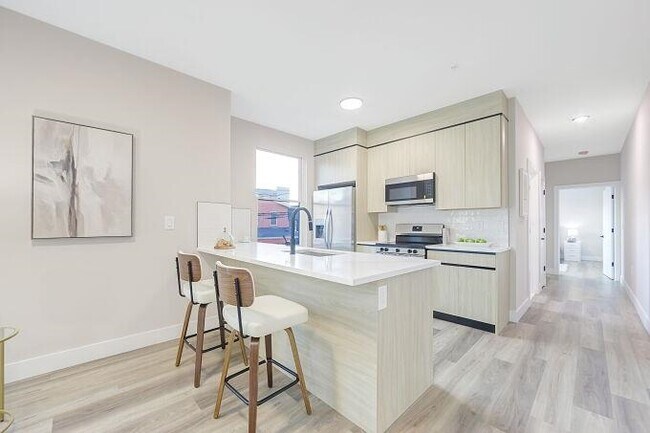 Building Photo - 304 61st St