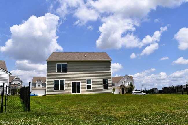 Building Photo - 2327 Creekland Dr