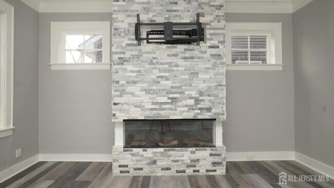 Building Photo - 65 Poe Ave