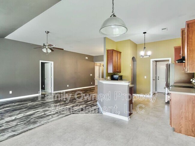 Building Photo - 266 Mayfield Dr