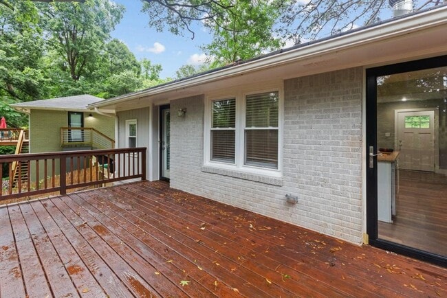 Building Photo - 1699 Flintwood Dr SE