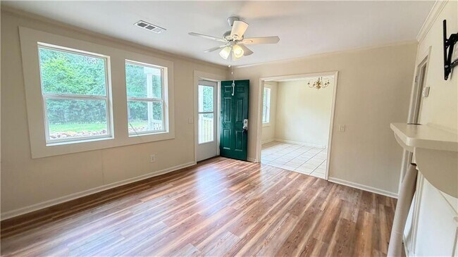 Building Photo - 3406 Holly Springs Rd