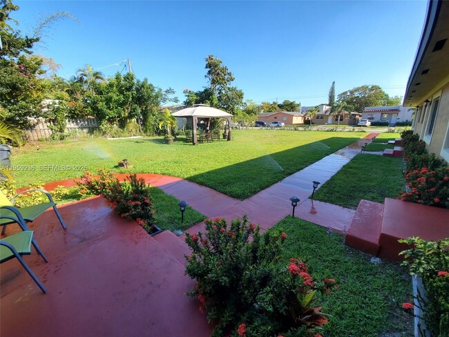 Building Photo - 2015 Funston St