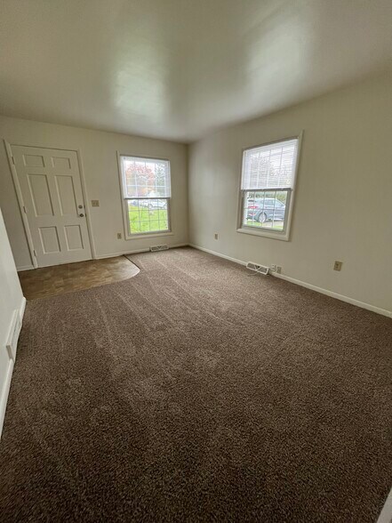 living room - 4052 W Lake Rd