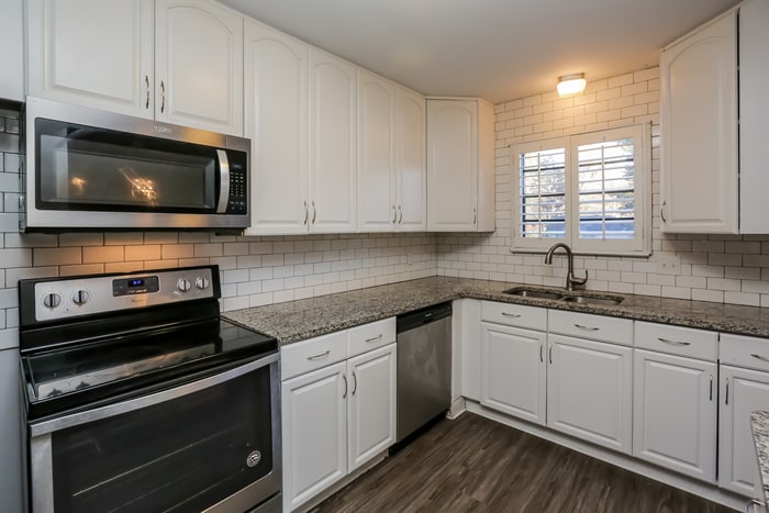 Building Photo - 218 Shenandoah Rd N