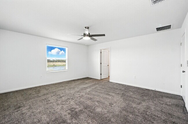 Building Photo - 4 Bed / 2.5 Bath Home – Available Septembe...