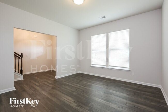 Building Photo - 510 Hillpark Ln