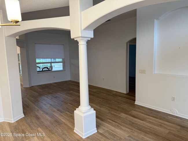 Building Photo - 1427 Grand Isle Blvd