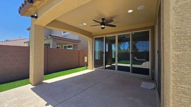 Building Photo - Private Pool in excellent newer neighborhood!