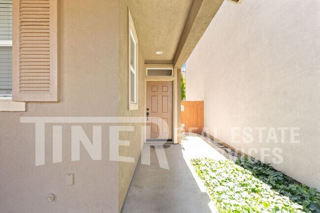 Building Photo - 2371 Snowberry Cir