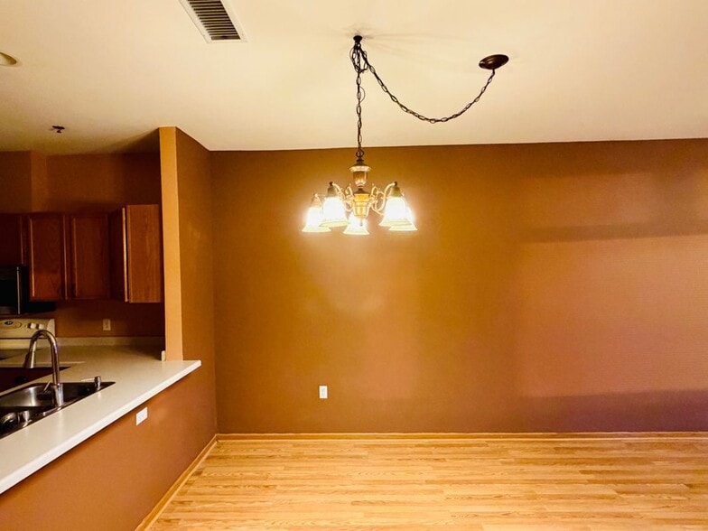 Building Photo - 301 Harbour Town Dr