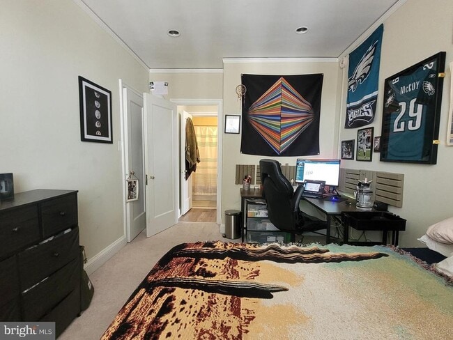 Building Photo - 2031 Locust St