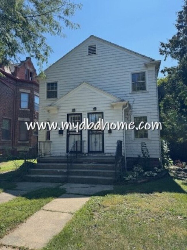 Primary Photo - 305 W Creighton Ave