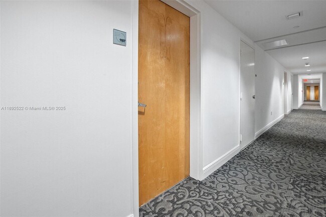 Building Photo - 350 S Miami Ave