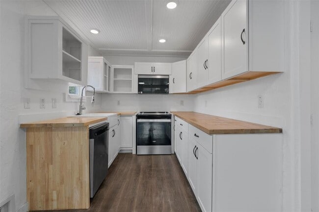 Building Photo - 1216 Jones St