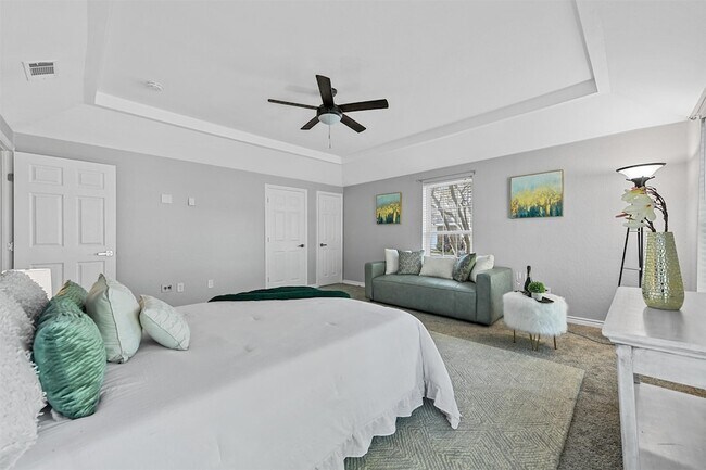 Building Photo - 303 Riva Ridge