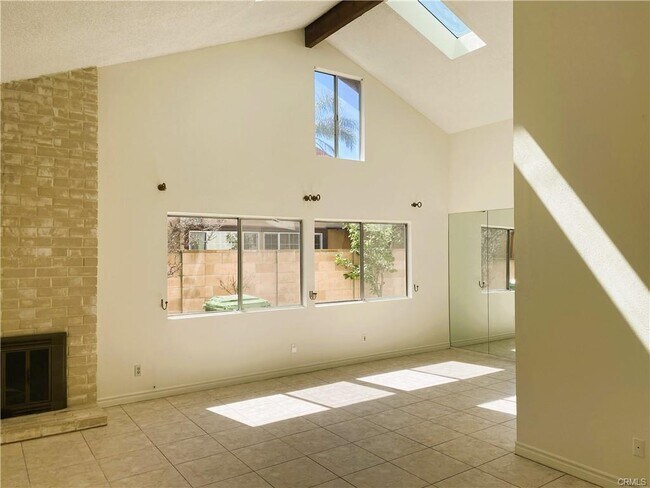 Building Photo - 9257 La Shell Dr