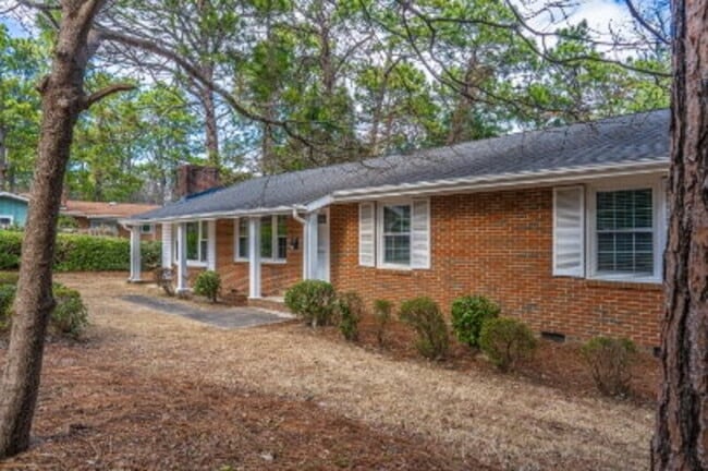 Building Photo - 160 W Delaware Ave