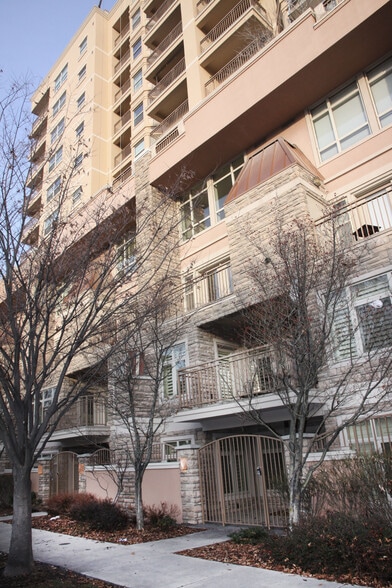 Exterior unit 103 - 5 S 500 W