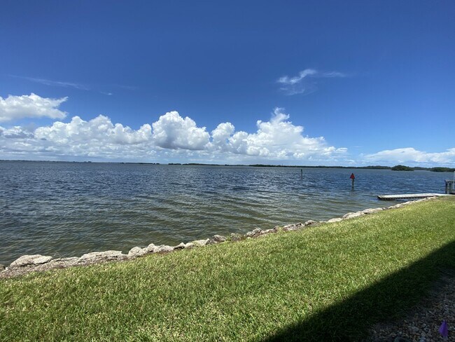 Building Photo - Minutemen