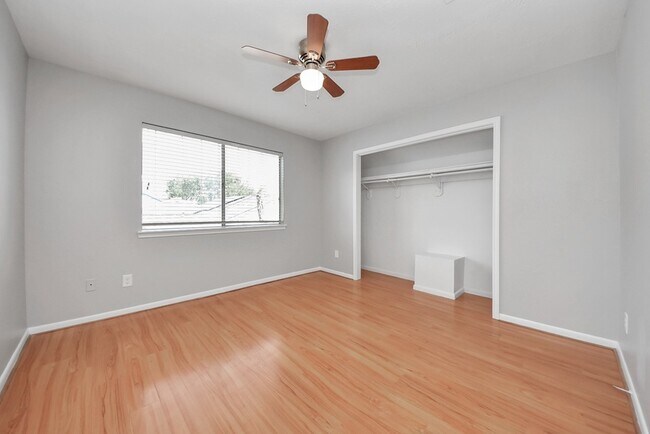 Building Photo - 115 Squires Bend