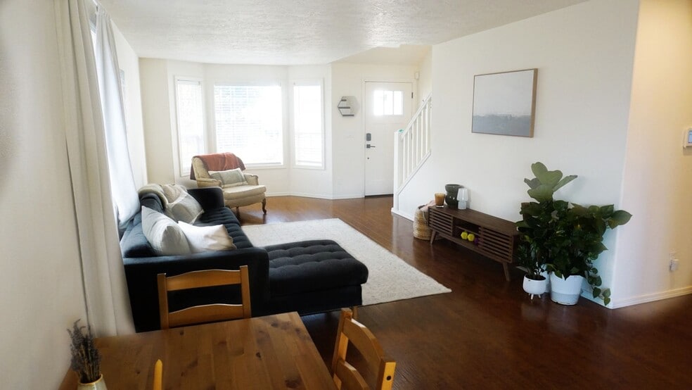 Building Photo - 4398 Northside Dr NE