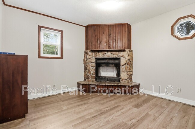 Building Photo - 3939 Esquire Pl