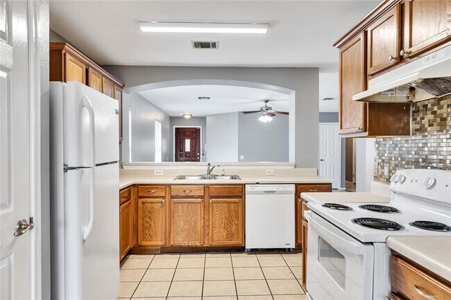 Building Photo - 12420 Sky Harbor Dr