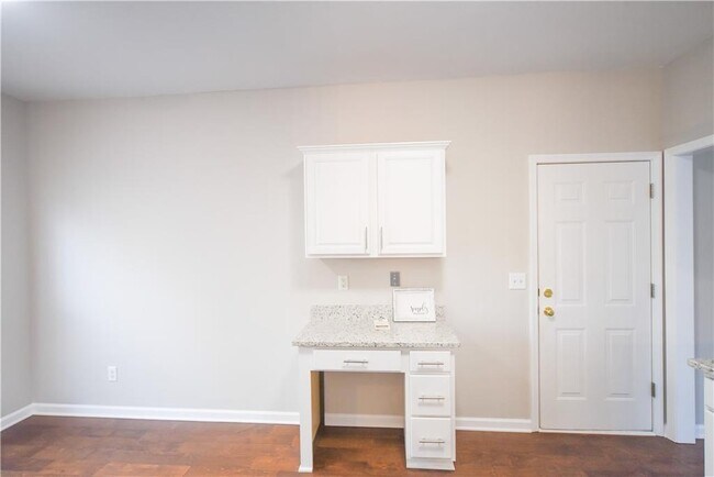 Building Photo - 4113 Glenaire Way NW