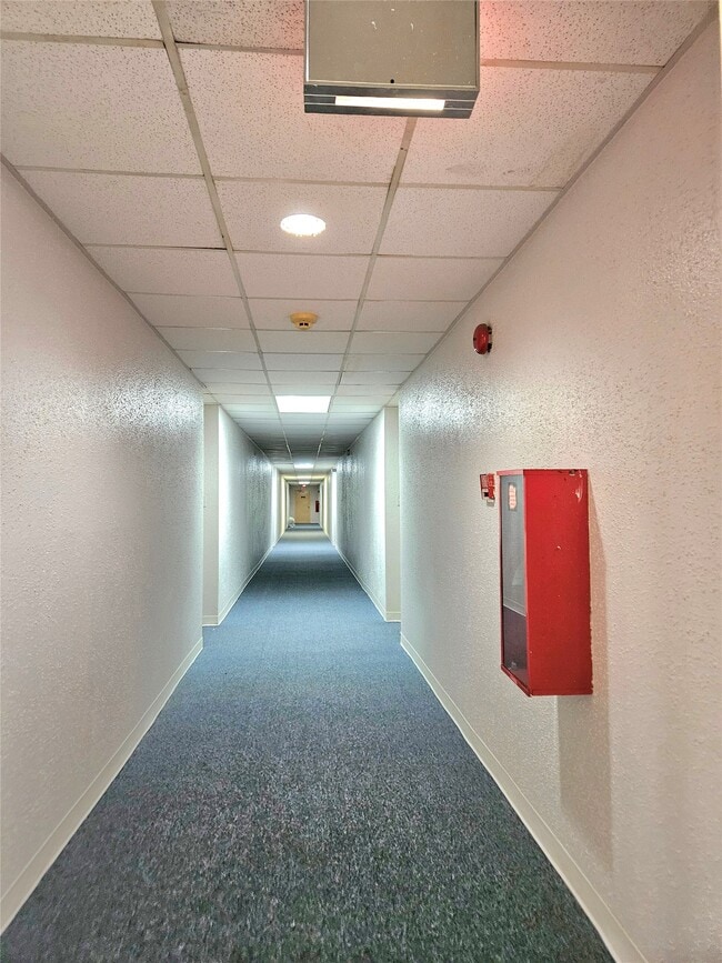 Building Photo - 8421 Hearth Dr