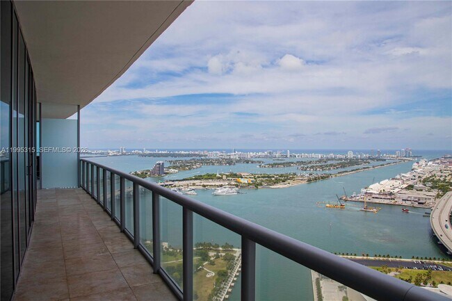 Building Photo - 888 Biscayne Blvd